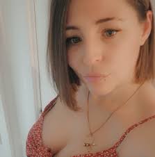 Please can anyone tell me where I can hire an iron from please has none at  the desk x