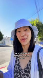 Get Crackin' with One Hand: A Unique Challenge