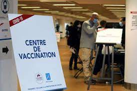 In england, the vaccine is being offered in some hospitals and pharmacies, at local centres run by gps and at larger vaccination centres. Vaccination Contre La Covid 19 Dispositif Prise De Rendez Vous Calendrier Tout Ce Qu Il Faut Savoir