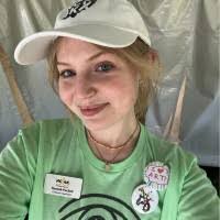 Roxanne Puckett's Instagram, Twitter & Facebook