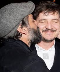 Föll någon annan för Oscar Isaac efter att ha blivit kär i Pedro? :  r/Pedro_Pascal