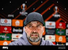 Jurgen klopp entrenador en jefe del liverpool fotografías e imágenes de  alta resolución