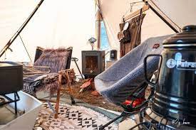 ヘキサライト6pでの薪ストーブインストール びびって下側は解放しましたが オーランドストーブの耐熱箇所は本当に優秀なので 次回はダブルジップを活用ししっかり幕内に入れようと思います キャンプはトライアンドエラー だから 楽しい camp camping camphac