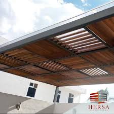 Jun 08, 2017 · destacan la barra con forma de cubo de metal, el mobiliario de madera y las estructuras retroiluminadas por la noche. Pergolas Acero Techos Y Pergolas En Queretaro Diseno De Terraza Techo De Patio Techo De Pergola