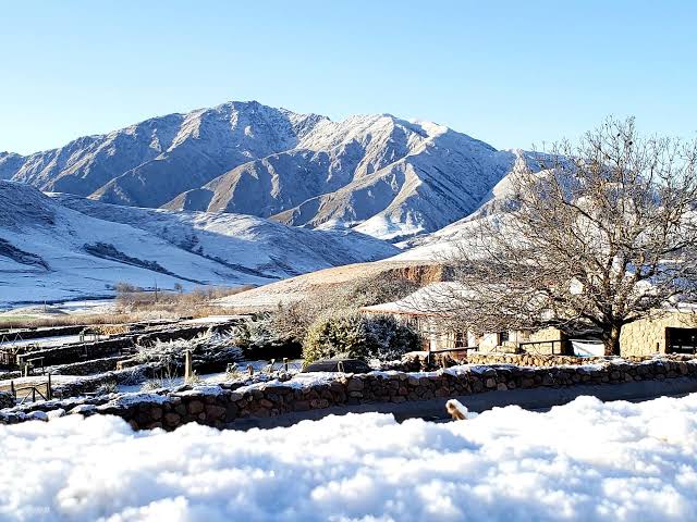 Sorpresa en Tucumán: volvió la nieve a los cerros de Tafí del Valle en plena primavera