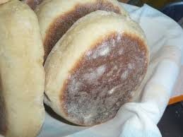 Bolo Levedo Is A Portuguese Sweet Muffin That Originates In The Furnas In The Azores Portuguese Sweet Bread Portuguese Recipes Food