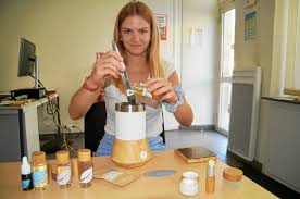 Ingénierie des principes actifs naturels. Le Telegramme Noyal Pontivy Apprendre A Creer Ses Cosmetiques Avec Claire Collin