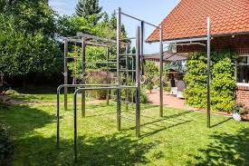 Sportgerate Fur Den Garten In 2020 Fitness Station Gartengestaltung Turnen