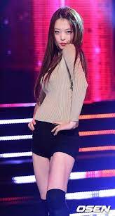 Breaking F X Sulli To Take Break From Entertainment Industry F X To End All Promotions Kpop Girls Fashion Stage Outfits