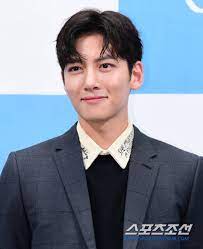 He is an actor, known for hilleo (2014), jojakdoen dosi (2017) and ki hwanghoo (2013). Breaking Ji Chang Wook Signs On For Upcoming Korean Film Punishment Updated 4 March 2021 Ji Chang Wook S Kitchen