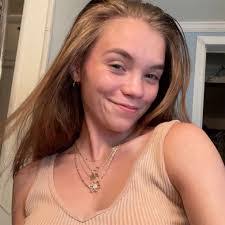 Jada Landrum's Instagram, Twitter & Facebook