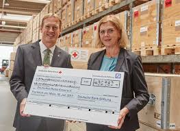 In this list you can find the nearest deutsche bank frankfurt branches location, contact and opening hours. Deutsche Bank On Twitter Combatting Hunger In Somalia Deutschebank Foundation Hands Over A Donation Of 437 000 To German Red Cross Dbplusyou Https T Co I0zvwct63l