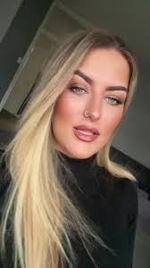 Danielle Burgin's Instagram, Twitter & Facebook