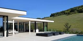 Villa En Beton Blanc Lyon Vielliard Fascianni Architectes Contemporains Maison Contemporaine Maison Design Beton Blanc