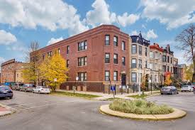 3 bed, 2 bath apt. Chicago Apartments West Town 5 Bedroom Apartment For Sale