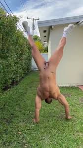 BIG DADDY NAKED OUTSIDE 11 - ThisVid.com