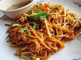 Resepi Mee Goreng Mamak Bahan Bahan 2 Kg Mee Kuning 3 Biji Bawang Putih 4 Biji Bawang Merah 4 Batang Sawi D Resep Masakan Malaysia Makanan Resep Masakan Asia