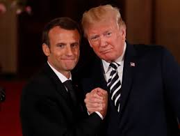 Brigitte macron ist 24 jahre älter als ihr mann, französischer präsidentschaftskandidat mit besten wer ist eigentlich diese frau? Korpersprache Macron Bei Trump Manager Magazin