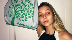 Youtuber Emma Chamberlain, 20, Leases Los Angeles Home For $35,000 Per  Month | Fox Business