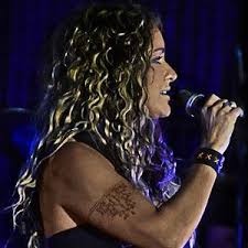 Rita maria de azevedo mafra guerra, conhecida apenas como rita guerra é uma cantora portuguesa. Rita Guerra Pop Singer Overview Biography