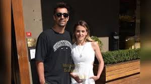 Oyuncu son olarak eşi ve yakın dostlarıyla kapadokya'ya gitti. Ibrahim Celikkol Ve Esi Mihre Mutlu Bir Arkadaslarinin Cocuklarinin Cinsiyet Partisine Katildi Youtube