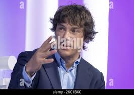 Lo chef spagnolo Jordi Cruz presenta io di Oral-B al Kitchen Club di  Madrid. (Foto di Aingeru Harri