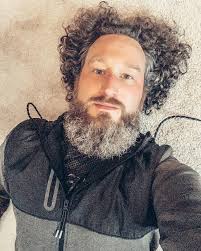 Robert Hand (@_mrhand_) • Instagram photos and videos