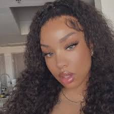 Rochelle Fields's Instagram, Twitter & Facebook