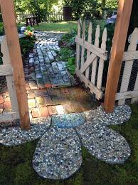 This is a great idea for small garden spaces because it helps you to keep your garden area separate from your lawn. 20 Ways Decorating Patio And Garden Floor With Patterns Homedesigninspired