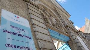 Du lundi au vendredi : Saint Omer Elle Veut Se Defendre Et Blesse Son Ex Avec Un Couteau