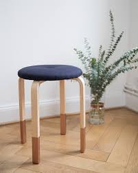 Ikea Hack Bepolstern Ohne Nahkenntnisse Frosta Ikea Hocker Und Diy Hocker