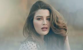See more ideas about beautiful girls, gorgeous girls, beauty girl. Ù†Ø§ØµÙŠÙ Ø²ÙŠØªÙˆÙ† ÙŠØªØ¹Ø§ÙˆÙ† Ù…Ø¹ Ø±ÙˆØ§Ù† Ø¨Ù† Ø­Ø³ÙŠÙ† ÙÙŠ ÙÙŠØ¯ÙŠÙˆ ÙƒÙ„ÙŠØ¨ ÙˆØ§Ù„ØªÙŠ ØªØ®Ø¨Ø± Ø¨Ø§Ø²Ø§Ø± Ø­ØµØ±ÙŠØ§ Ø¹Ù† Ù‡Ø°Ù‡ Ø§Ù„ØªØ¬Ø±Ø¨Ø© Ù‡Ø§Ø±Ø¨Ø±Ø² Ø¨Ø§Ø²Ø§Ø±
