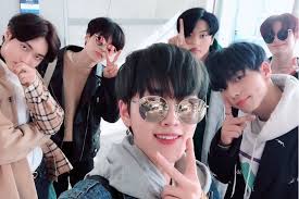 2年間で解体してしまった元グループですが、半年後にomega xで再デビューとなりました。kpopアイドルの中では低めの身長からか、「妖精」「赤ちゃん」と呼ばれ可愛がられているメンバーです。 ジョンフン jung hoon. Seven O Clock Making Comeback This Month With New Member Andy Soompi