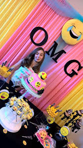 Birthday Ideas For 19 Year Old Female Emoji Birthday Party Ideas Photo 19 Of 61 In 2020 Emoji Party Emoji Birthday Girls Emoji Birthday Party