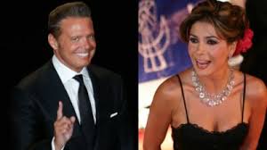 La conductora mostró parte del backstage de la. Zcqkdw Gaeeoqm