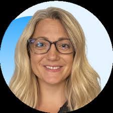 Amanda Beal's Instagram, Twitter & Facebook