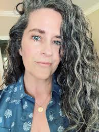 Happy Non-monogamy Visibility Day! Here's me being polyam and bi and  visible.✌🏻