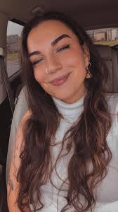 Hi! I will be starting school in Knoxville in the fall and have been  struggling to find somewhere to live. Does anyone know of any affordable  apartment complexes that have availability? I've