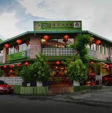 For the price, the portion was good and it came with a mix of lean meat (you could ask for bone or other cuts as well), button mushrooms, enoki mushrooms, fuchok and some tofupok. Keong Kee Bak Kut Teh Pandan Indah