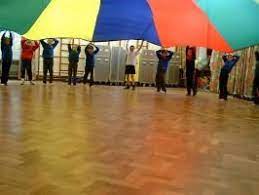 Parachute games,umbrella,mushroom,switching • 2014 kindergarten parachute fun! Pin By Corrie Mcgee On Fondness For Things Past Parachute Games Girl Scouts Games Outdoor Learning