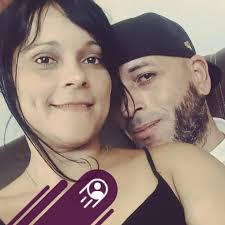 PAREJA DE JENSEN PARECE QUE TEME QUE LA ACUSEN