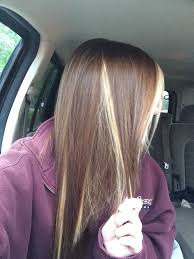 Miley Cyrus Light Brown Hair With Peekaboo Blonde 3 Light Hair Color Brown Blonde Hair Peekaboo Hair