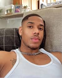 Good morning ☀️ I'm feeling a bit down and struggling with depression at  the moment. I could really use someone to talk to. If anyone's available  and willing to chat, I'd greatly