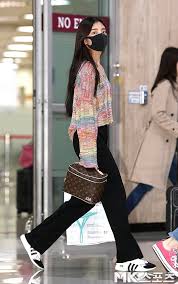 Choi ji su (최지수) english name: ì‹œì‚¬ ì´ìŠˆ ìœ ë¨¸ Itzy ë¦¬ì•„ ì‚¬ë³µ ëª¨ìŒ Jpg ìŠ¤ì••