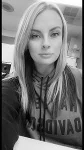 Petra Lynn's Instagram, Twitter & Facebook