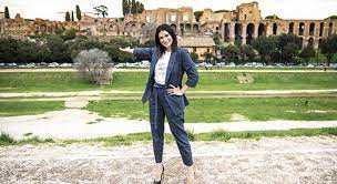 Following the success obtained in italy, where it sold 400,000 copies, the album was later released in europe, australia and japan. Laura Pausini Wir Haben Nur Ein Leben Coopzeitung