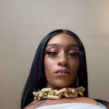 Travis Scott signs a fans ipad