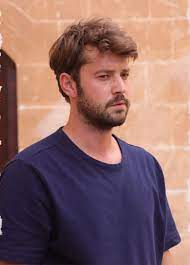 İntikamdan doğan imkansız bir aşkın evet dediğimiz gibi hercai harun ve yarenin yapmış oldugu klibin uzun versiyonu sizlerle paylaştık. Hercai Brasil Harun Hercai Ahmetkayakesen Facebook