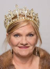 Isis caps seasonal celebration with bal masque