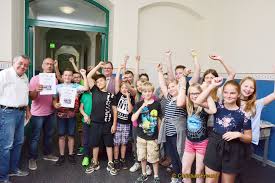 Lionsclub Greiz Ehrt Die Fleissigsten Teilnehmer Des Fruhjahrsputzes Lions Club Greiz